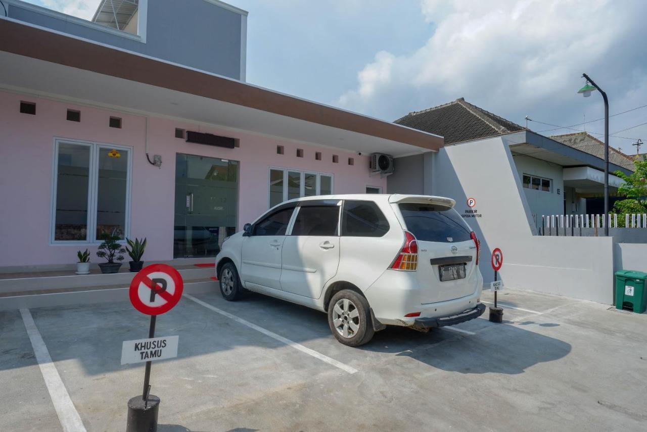 Reddoorz Near Rita Supermall Purwokerto 2 Exterior photo