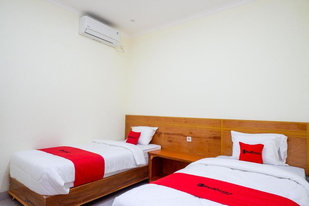 Reddoorz Near Rita Supermall Purwokerto 2 Exterior photo