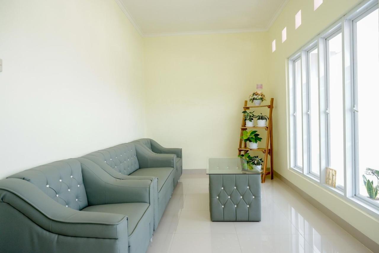 Reddoorz Near Rita Supermall Purwokerto 2 Exterior photo