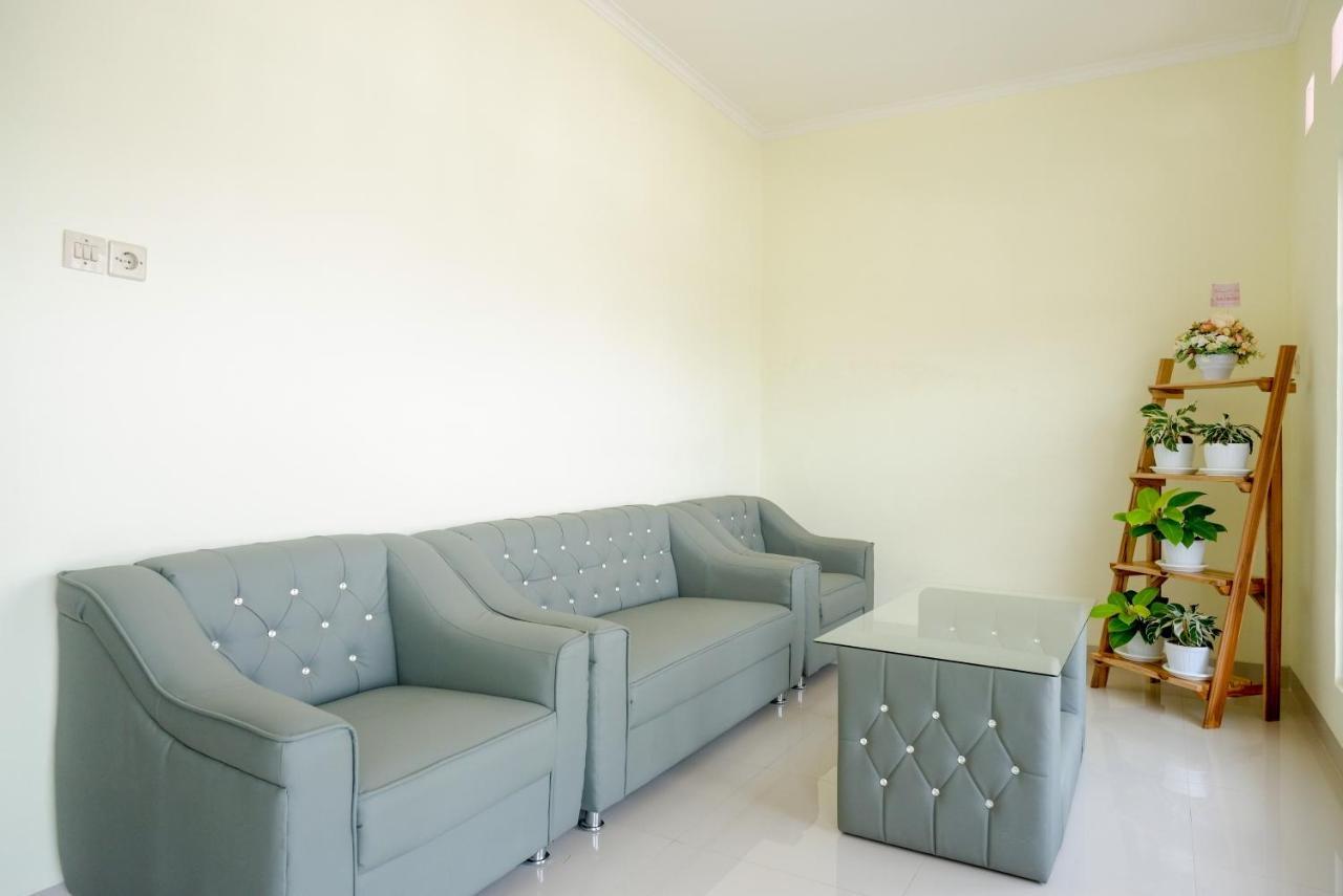 Reddoorz Near Rita Supermall Purwokerto 2 Exterior photo